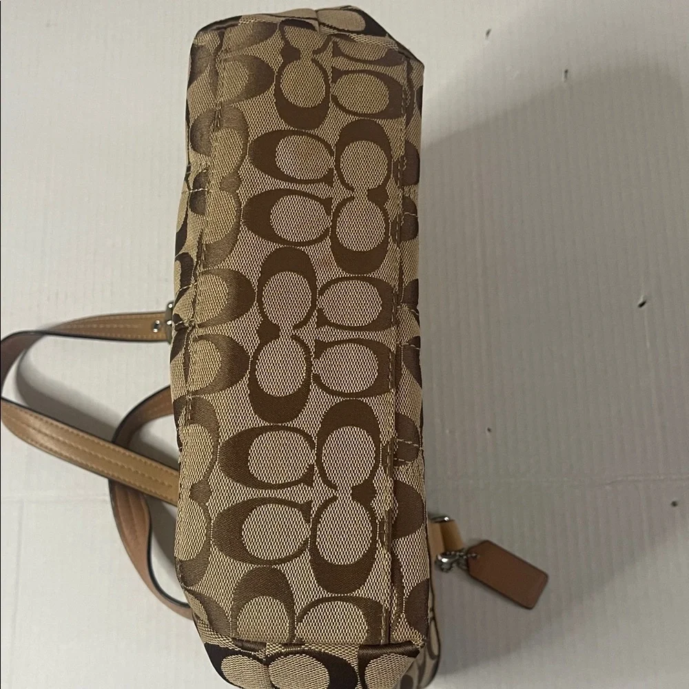 Coach Signature Tote. - Picture 10 of 13